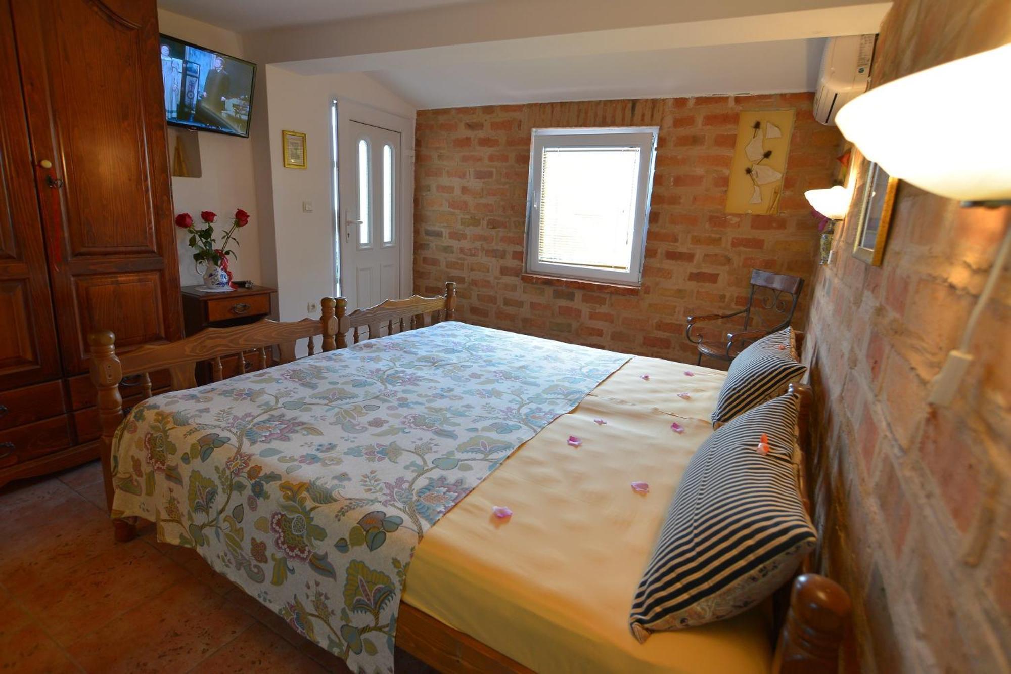 Apartments Palace Mira Mare Tivat Oda fotoğraf