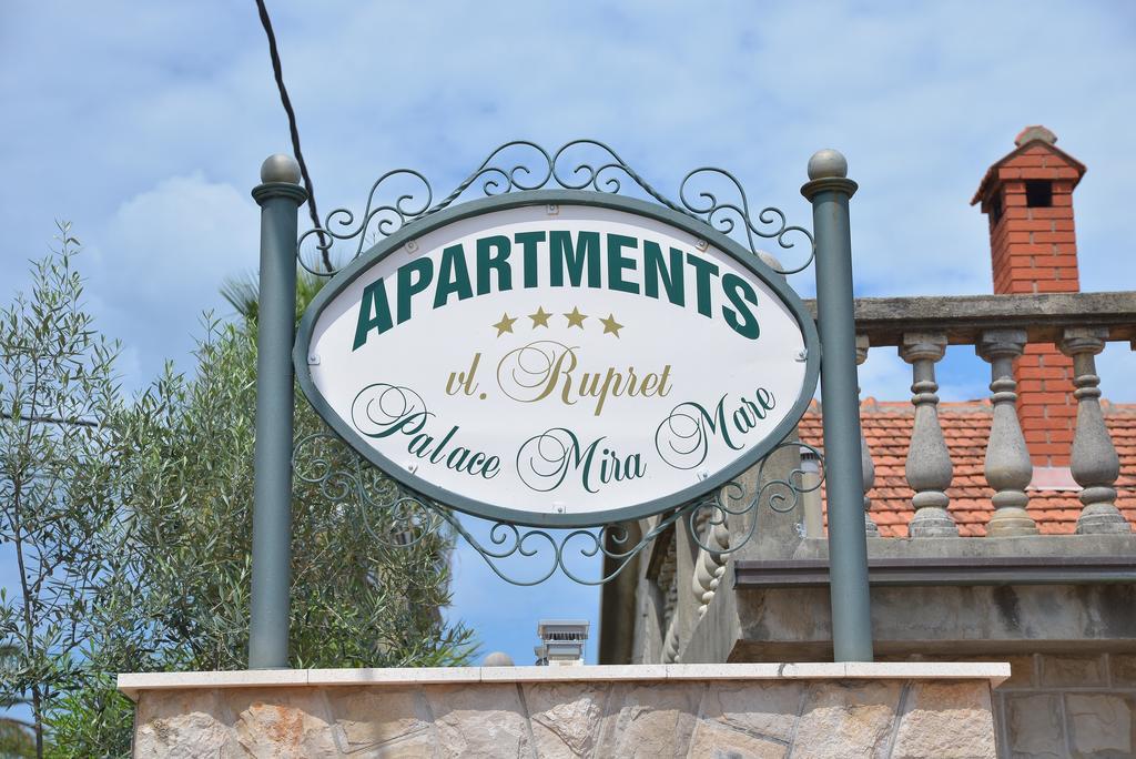 Apartments Palace Mira Mare Tivat Oda fotoğraf