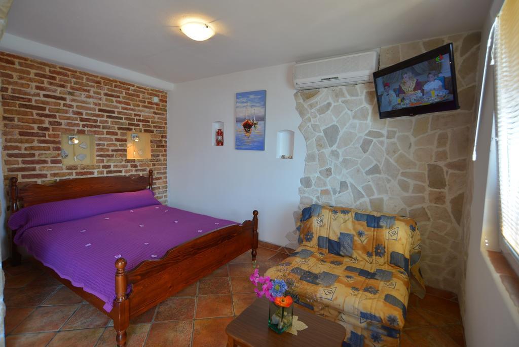 Apartments Palace Mira Mare Tivat Oda fotoğraf