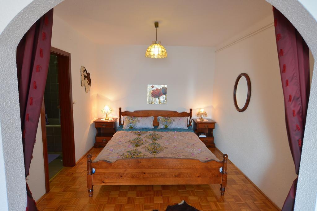 Apartments Palace Mira Mare Tivat Oda fotoğraf